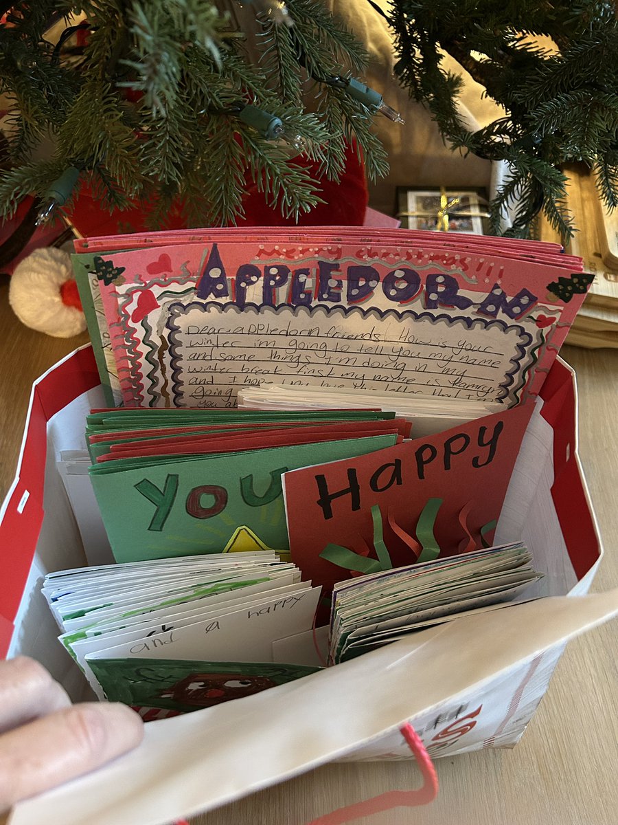 These letters written by Lakewood students found their home today at Appledorn Assisted Living and brought a lot of holiday joy!🎄
Happy Holidays!