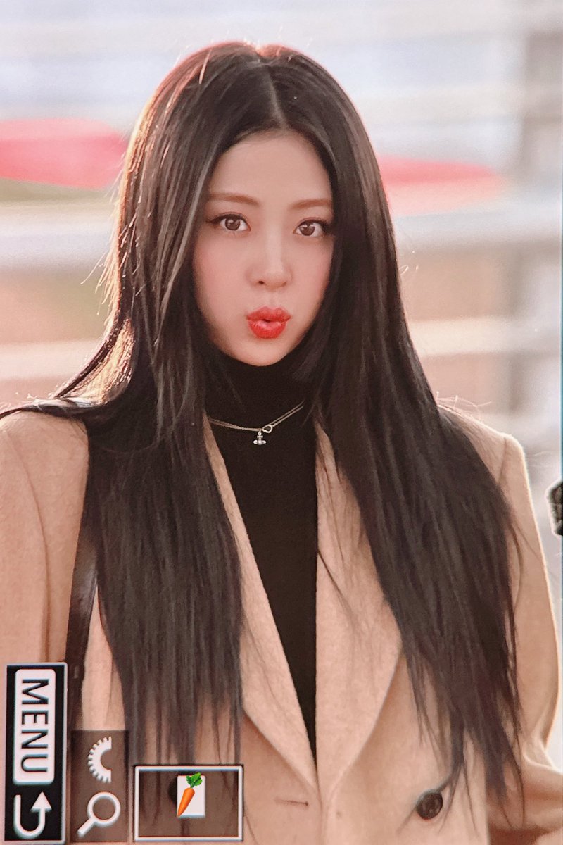 hourly yunjin☆彡 tweet media