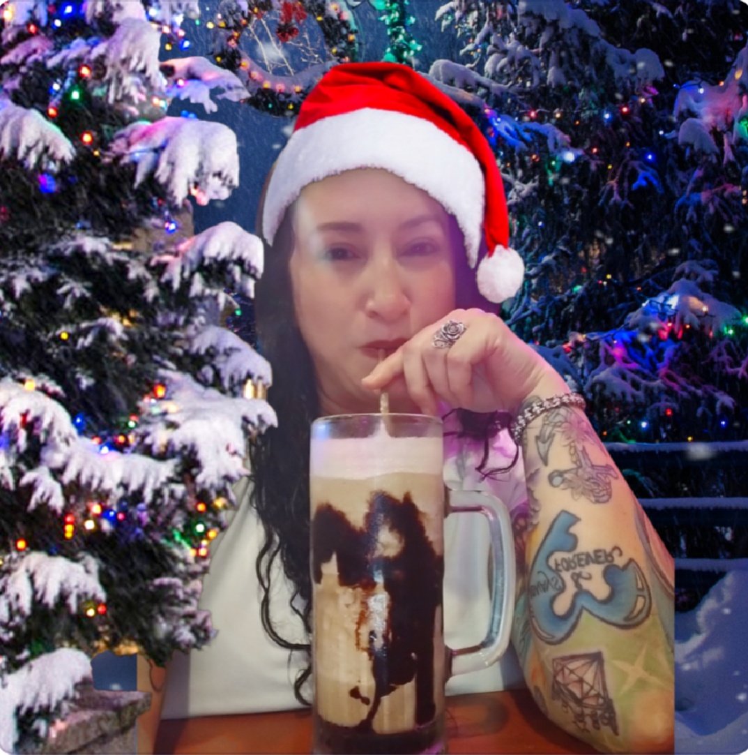 Swthart85's tweet image. Alright Soo I Officially Beat My Largest Mudslide Record 😂🍻🎄 #Mudslides #MerryXMas