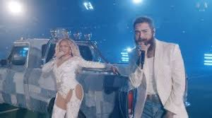 Jan performing with Beyoncé at the halftime show today 👏