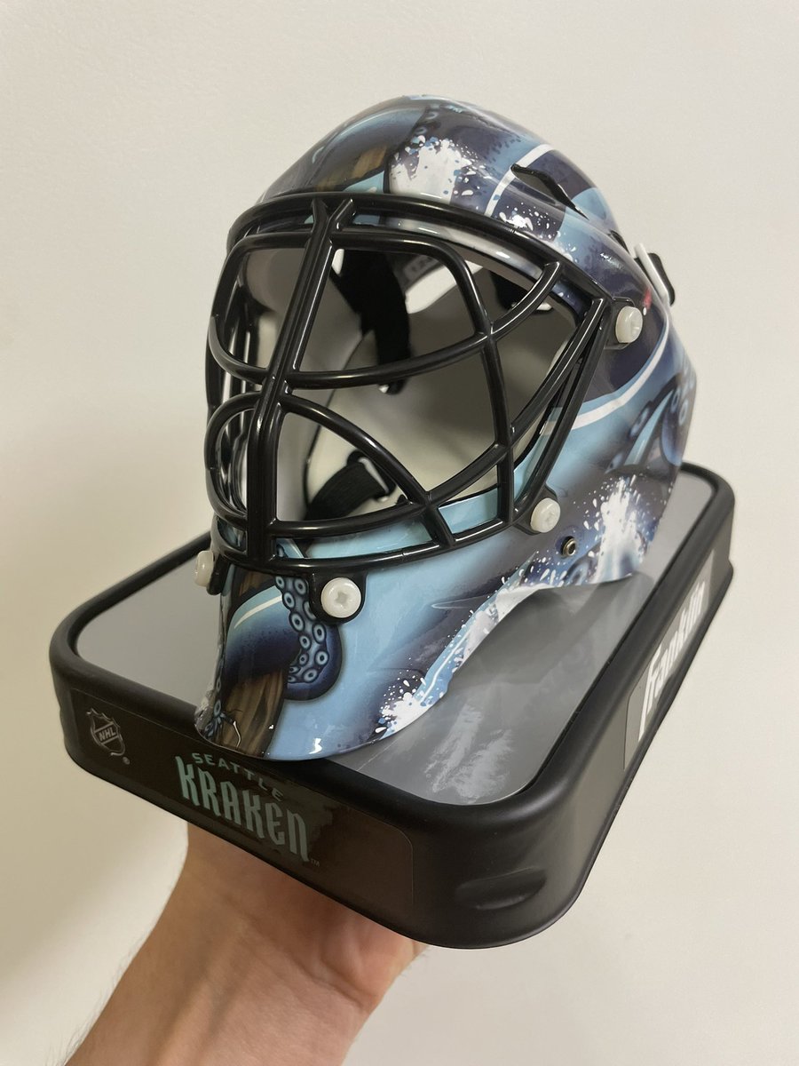 Banjo_Moore's tweet photo. Awesome Christmas gift from the better half @SeattleKraken #LetsGoKraken #SeaKraken https://t.co/7cRR7KjHLT