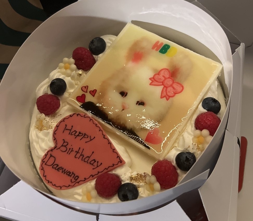 Daewang_nemoko's tweet photo. 2024.12.25
Happy Birthday 대왕님🐰🎉
ケーキも準備したよ🎂
#HappyDaewangDay
#MerryChristmas
#DAEWANG #대왕 #デワン #大王
@PF_Official_X https://t.co/hL6jxWBrpp