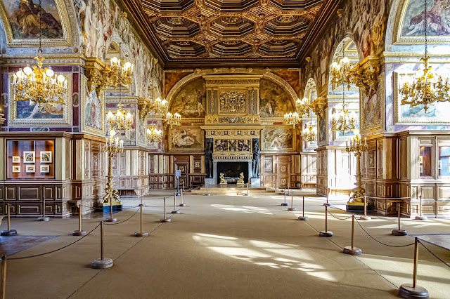 parisladouce's tweet image. Ailleurs : Salle de bal du Château de Fontainebleau, dite aussi galerie Henri II, chef-d'oeuvre du maniérisme, opulence de la Renaissance française
parisladouce.com/2024/12/salle-…
@CFontainebleau @AlambretCom #ailleurs #chateaudefontainebleau #fontainebleau #galeriehenriii