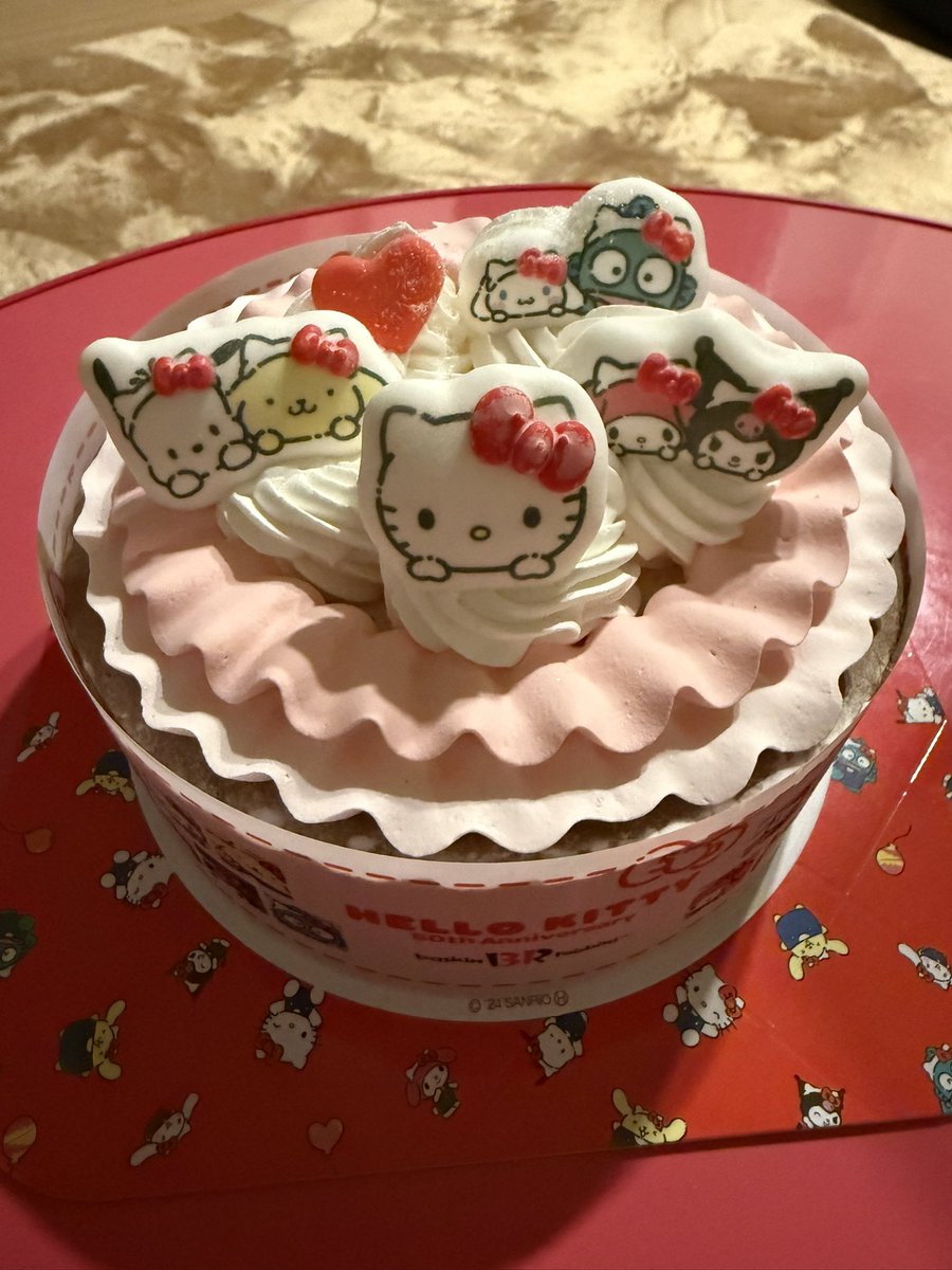 クリスマスケーキはサーティワンのキティーちゃん
#クリスマス
#クリスマスケーキ
#サーティワン
#キティーちゃん