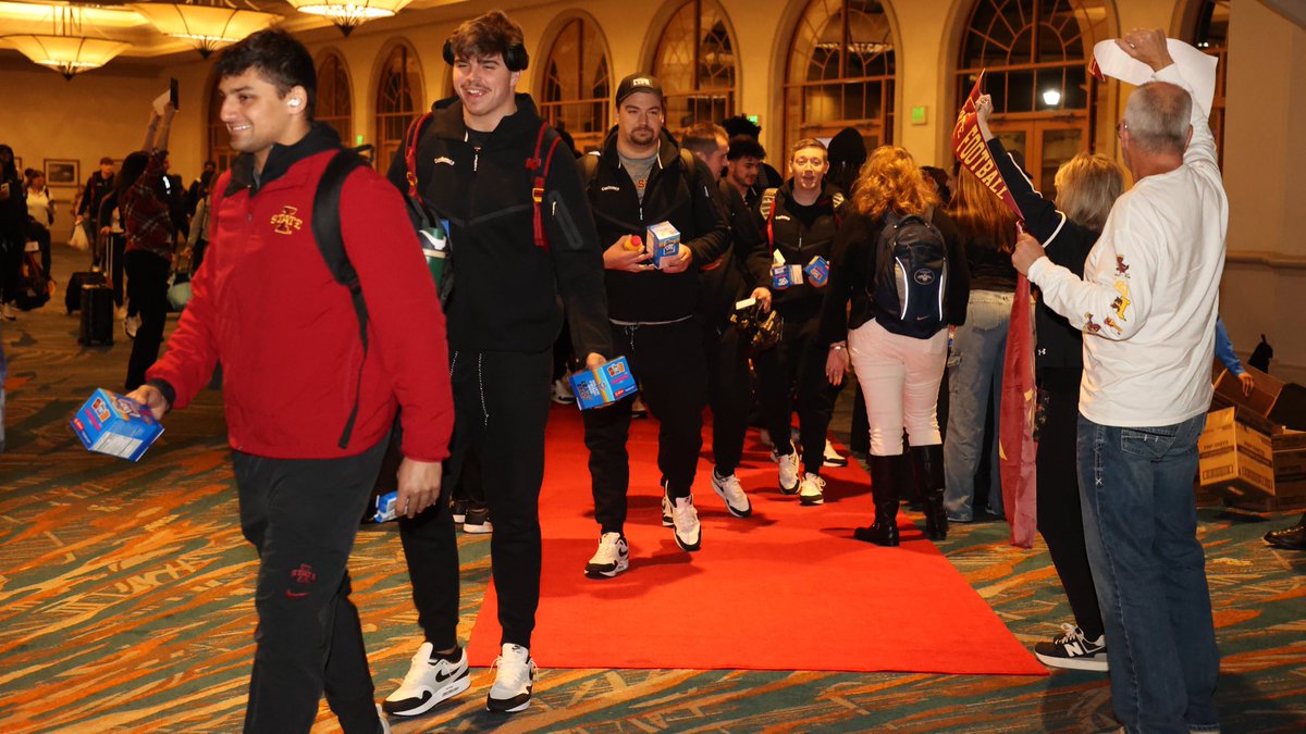 🛫 Ames, IA
🛬 Orlando, FL

<a href="/CycloneFB/">Iowa State Football</a> has landed in Orlando and we’re ready to kick off bowl week! #PopTartsBowl
