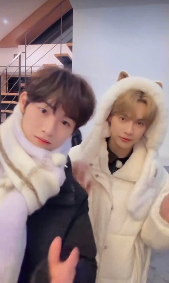 Congb_fandom24's tweet photo. この二人は相性良すぎて一緒にデビューして欲しい😭🙏💗💕🥺🌱
cre: @Mekongriver_vn
#congb #pentor #StarlightBoys #星光闪耀的少年 #vote #letsdebut https://t.co/XtbmlUXmpX