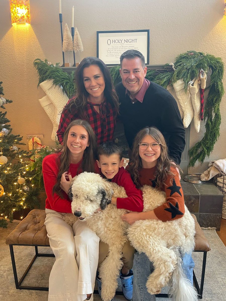 CoachHolsinger's tweet image. Merry Christmas! So blessed to be able to spend time with those I LOVE! Amazing few days to remember what’s important and get quality time.