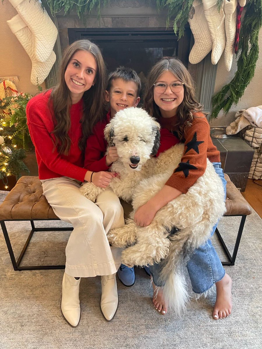 CoachHolsinger's tweet image. Merry Christmas! So blessed to be able to spend time with those I LOVE! Amazing few days to remember what’s important and get quality time.