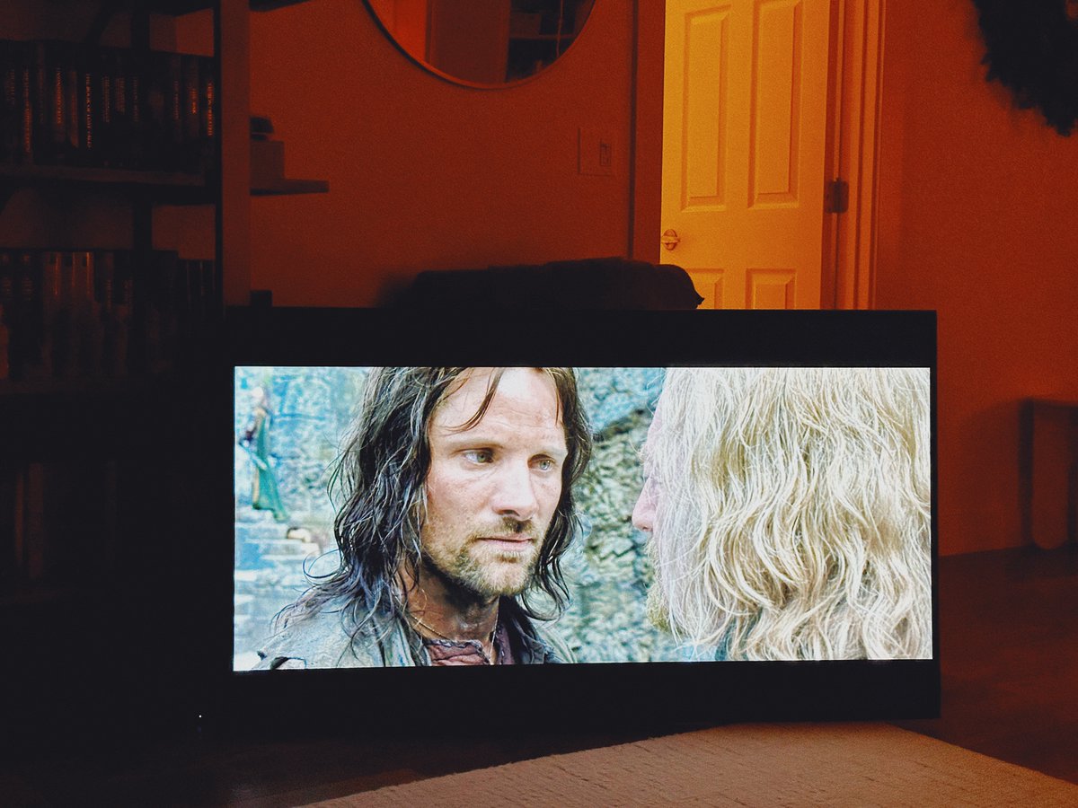 TolkienWonder's tweet image. Ending Christmas the right way.