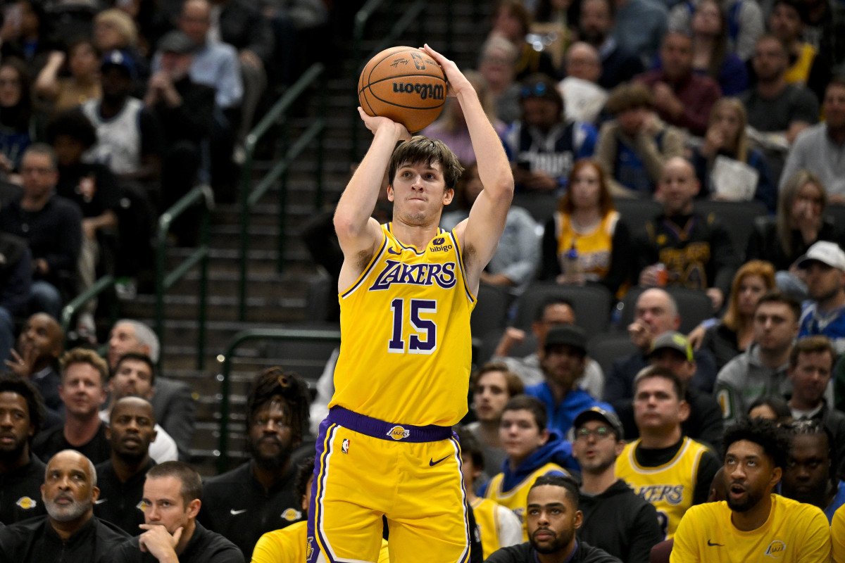 🔥 Austin Reaves with a massive triple-double tonight! 🔥

26 PTS | 10 REB | 10 AST | 4 3PM

Scoring, rebounding, and facilitating—Reaves doing it all and making a statement! 🌟💪 

#NBA #AustinReaves #Lakers
