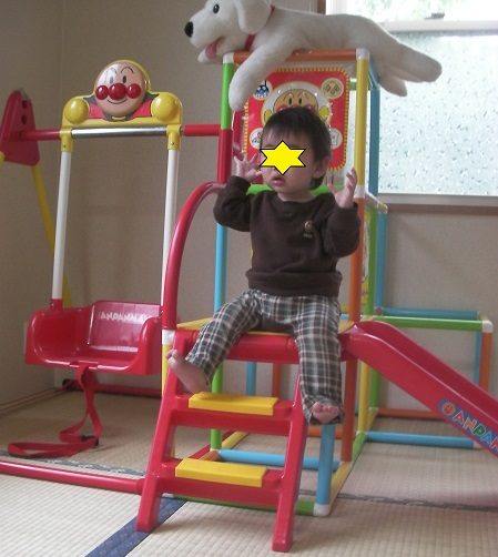 honnekasan's tweet photo. 寒く���外に出られない日でも、家の中にジャングルジムがあれば子供も疲れてお昼寝してくれる♪
室内運動用のおもちゃは、お正月疲れのママの救世主！
https://t.co/N8dcVvdcFb https://t.co/848q5ao584