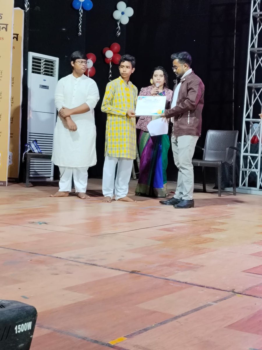Debasis15915539's tweet photo. My son Tabla Lahera Award winner of Uttar Dinajpur District Kaliyaganj.
Badak :- Debmanya Chowdhury
#Tabla #tablazos #Sangit #Sangitmancho #Sangitsadana #TUBE #viral #ViralVideos #YouTubers https://t.co/Pce6W3wAgw