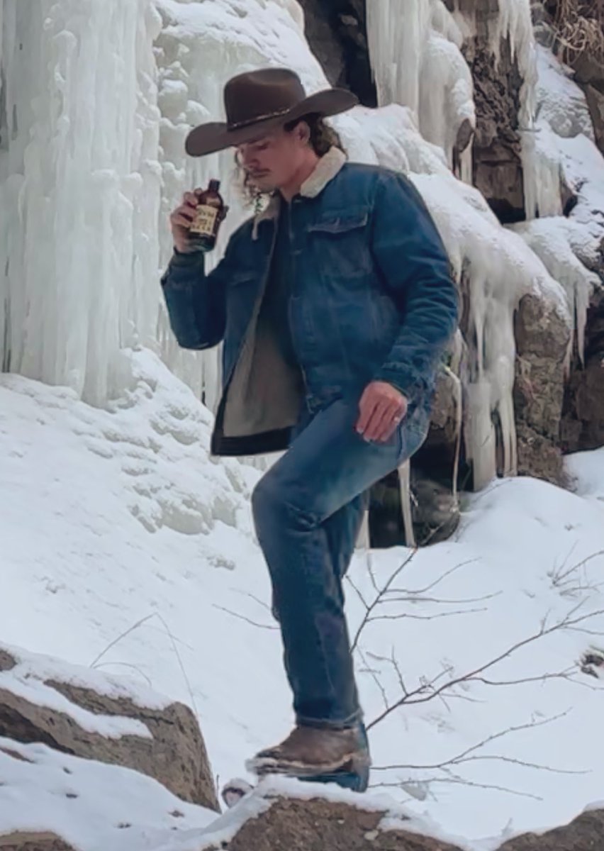 Blake_Cole8's tweet photo. @CoorsBanquet x @Wrangler https://t.co/BMuv6LL6GC