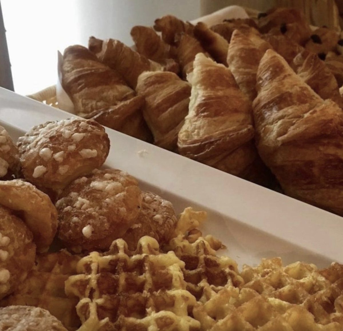 BeauRivageNice's tweet photo. [ #cotedazurfrance - #breakfast  ]
Craquants et croustillants, ils vous attendent au @BeauRivageNice ! @VisitCotedazur @ExploreNCA https://t.co/05Wo1ClSpc
