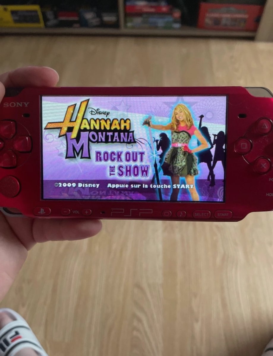 OCHannahMontana's tweet photo. gaymer https://t.co/PtSqAzVV9E