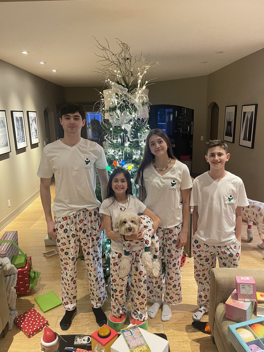 kmbolding's tweet photo. Merry Christmas! https://t.co/2dqLaijo6l