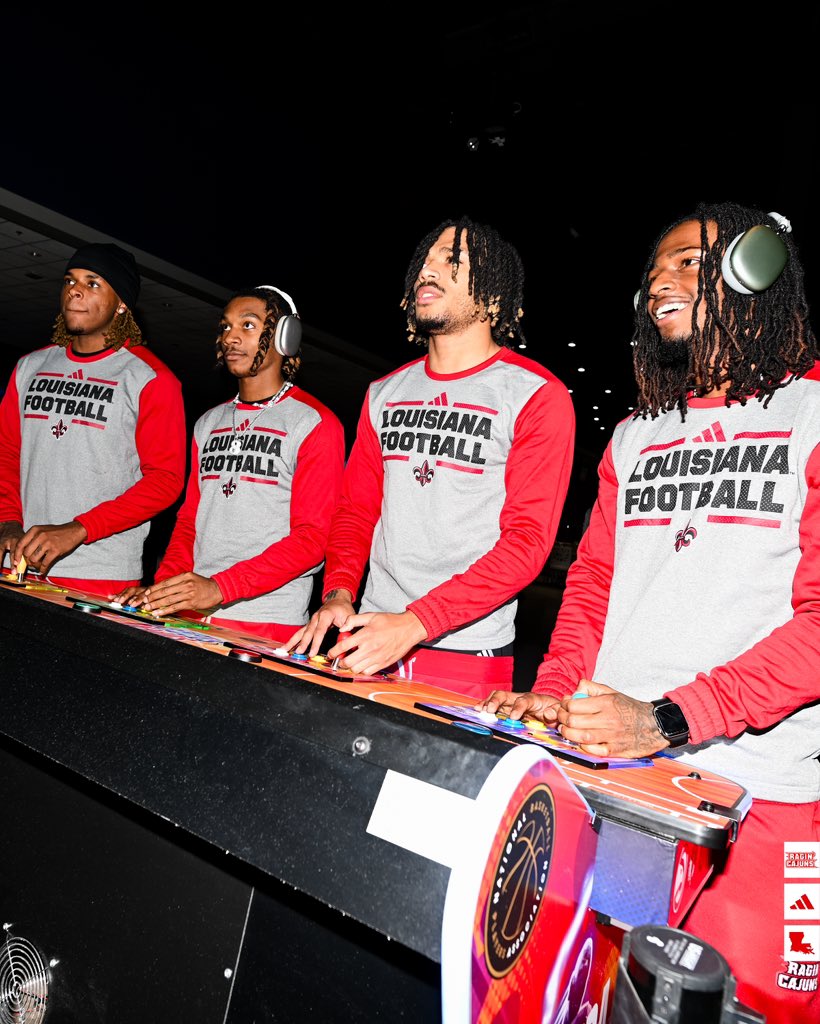 Let the good times roll 🎳🕹️🤪

#cULture | <a href="/NMBowl/">Isleta New Mexico Bowl</a>