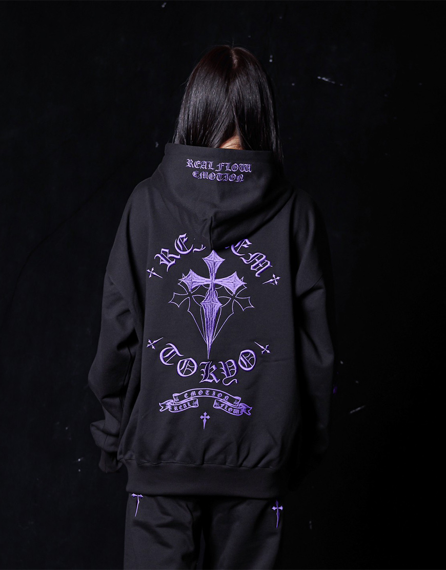 NEW ARRIVAL】 REFLEM【レフレム】 クロス刺繍ジップアップパーカー/全