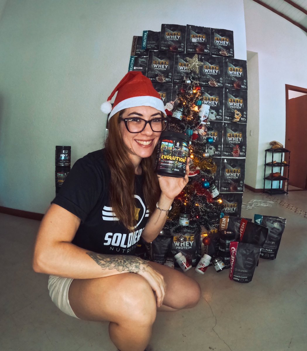 A árvore de Natal dos sonhos😍🎄💪 quase toda suplementação que utilizamos durante o ano <a href="/SoldiersNutri/">Soldiers Nutrition</a> 😮‍💨🤍

📣Aproveita que ainda tá rolando a Black da Soldiers e garanta o começo de ano com a MELHOR suplementação, com o melhor custo benefício✅🤩

🏷️ cupom FAMILIAMADEIRA 🔥