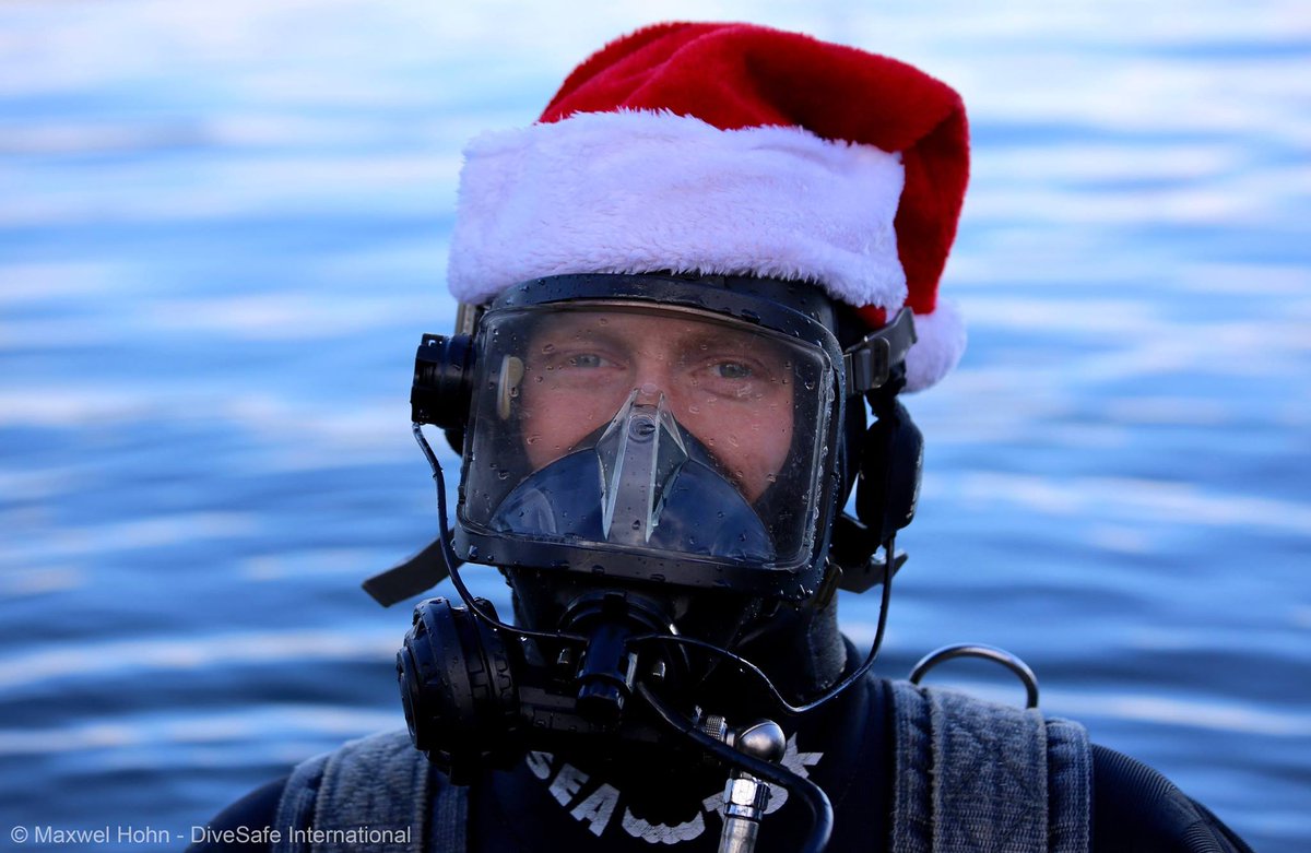 Season's greetings from DiveSafe! 🎅 Wishing everyone a happy and safe holiday season filled with joy, laughter, and underwater adventures! 🎄 #DiveSafe #HappyHolidays #CommercialDiving
