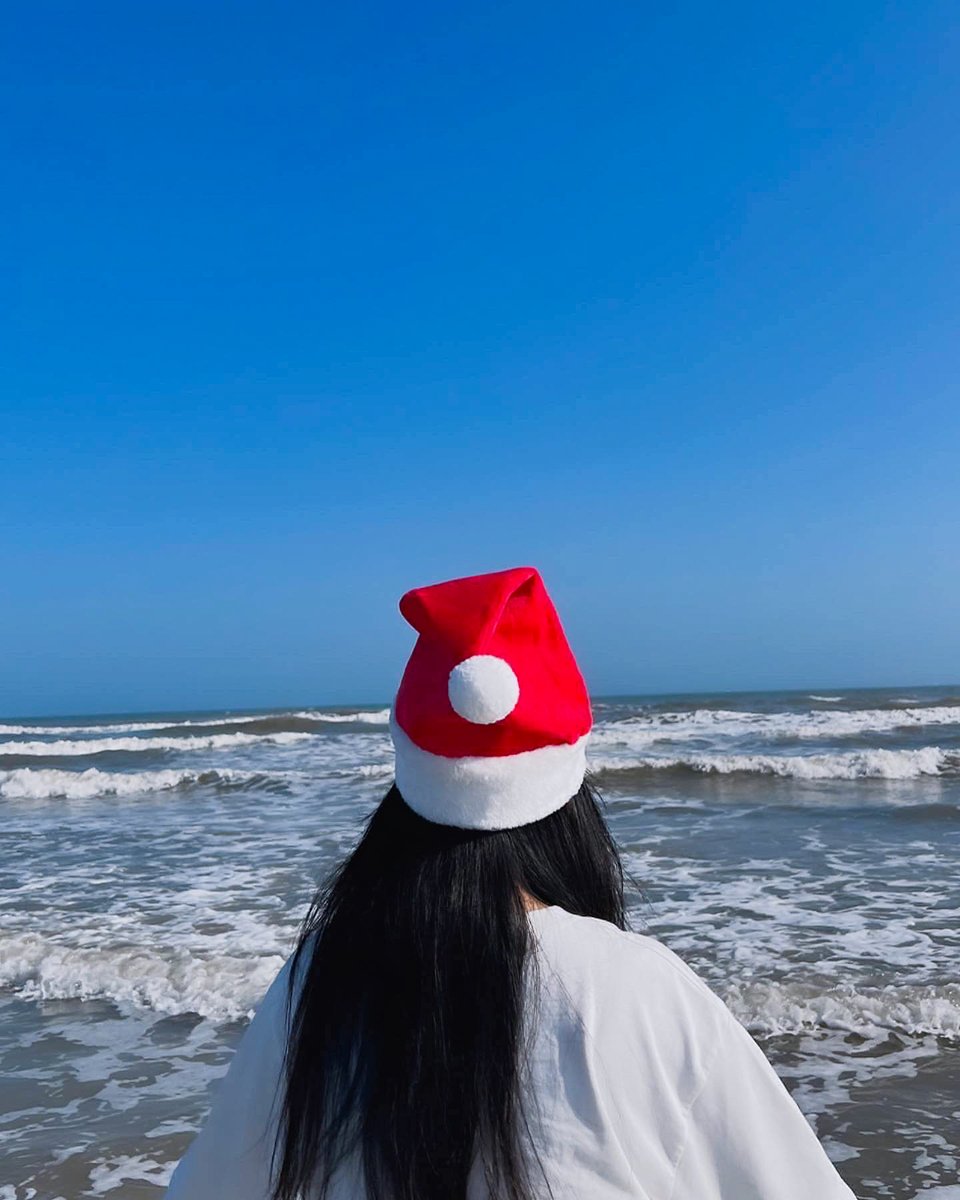 Sending warmth and sea-suns greeting your way! Merry Christmas from your friends on the Texas coast.☀️🌴

📷: <a href="/jprom/">Jess</a> 
#SeeCC #CorpusChristi #CCTX #GulfCoastCapital