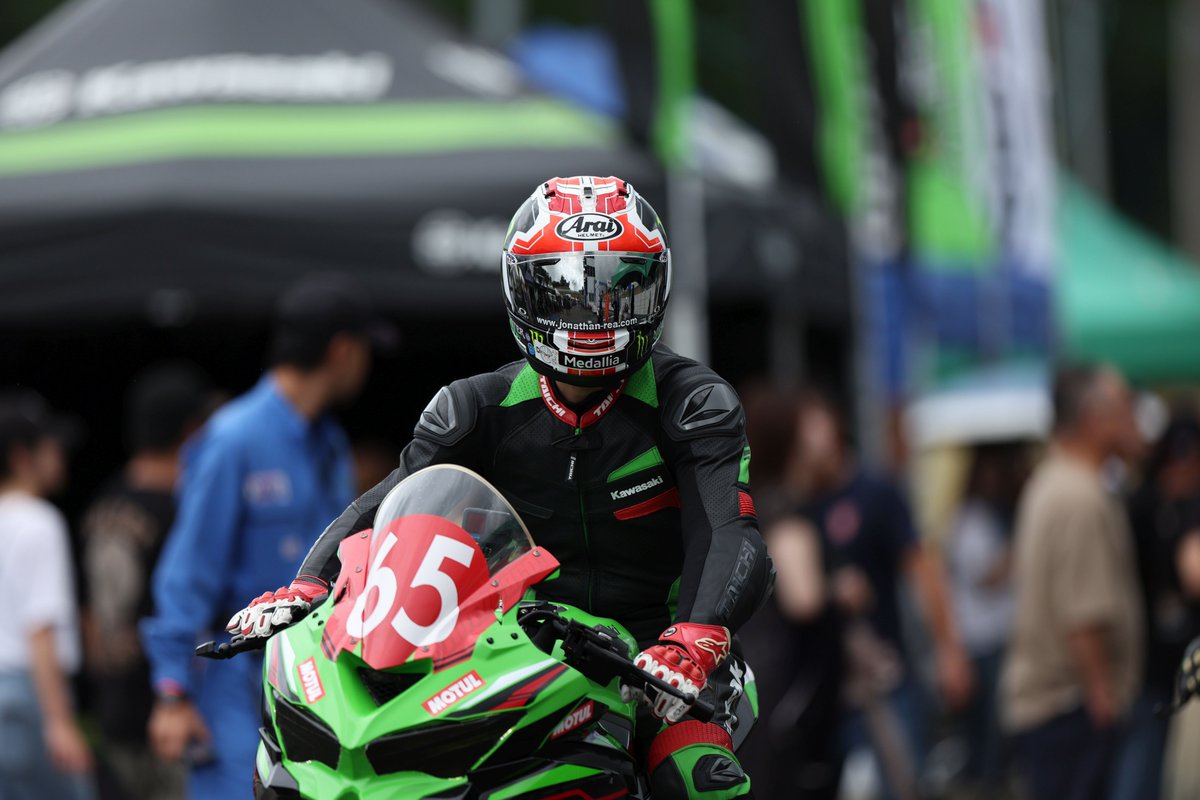 FujiFactory25R's tweet photo. 自己紹介
拠点：福岡
性別：男
年齢：40代
バイク歴：2022.6 CT125納車　8月売却　中免取得
                  2022.10 ZX25R納車
　　　　    2023.4 サーキット走行開始
　　　　　2023.11 初レース参戦
#バイク乗りとして軽く自己紹介 https://t.co/FKmw3iqDV4