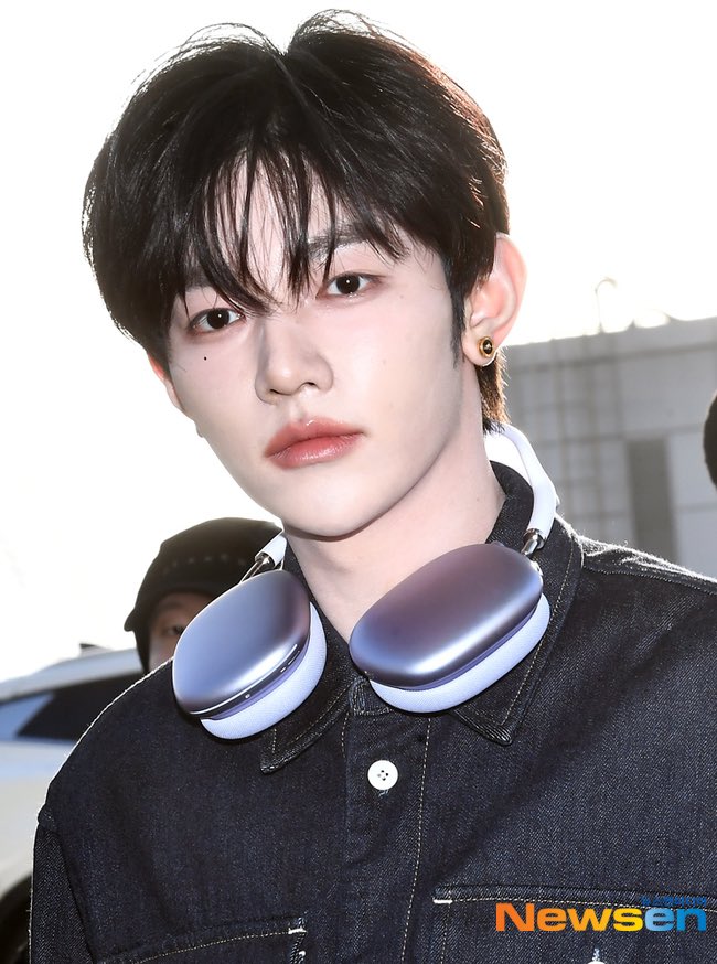 뭔 기사사진이 이렇게 나와 진짜 미쳤네 (positive)