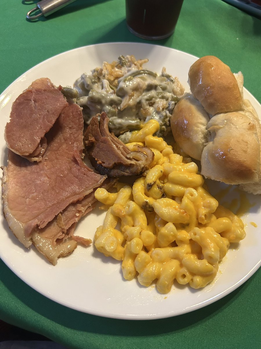 JreSeawolf's tweet photo. How was your holiday meal, Pokéfriends? Kept ours simple at home today.

#CookingWithJRE https://t.co/24kDR86Vdk
