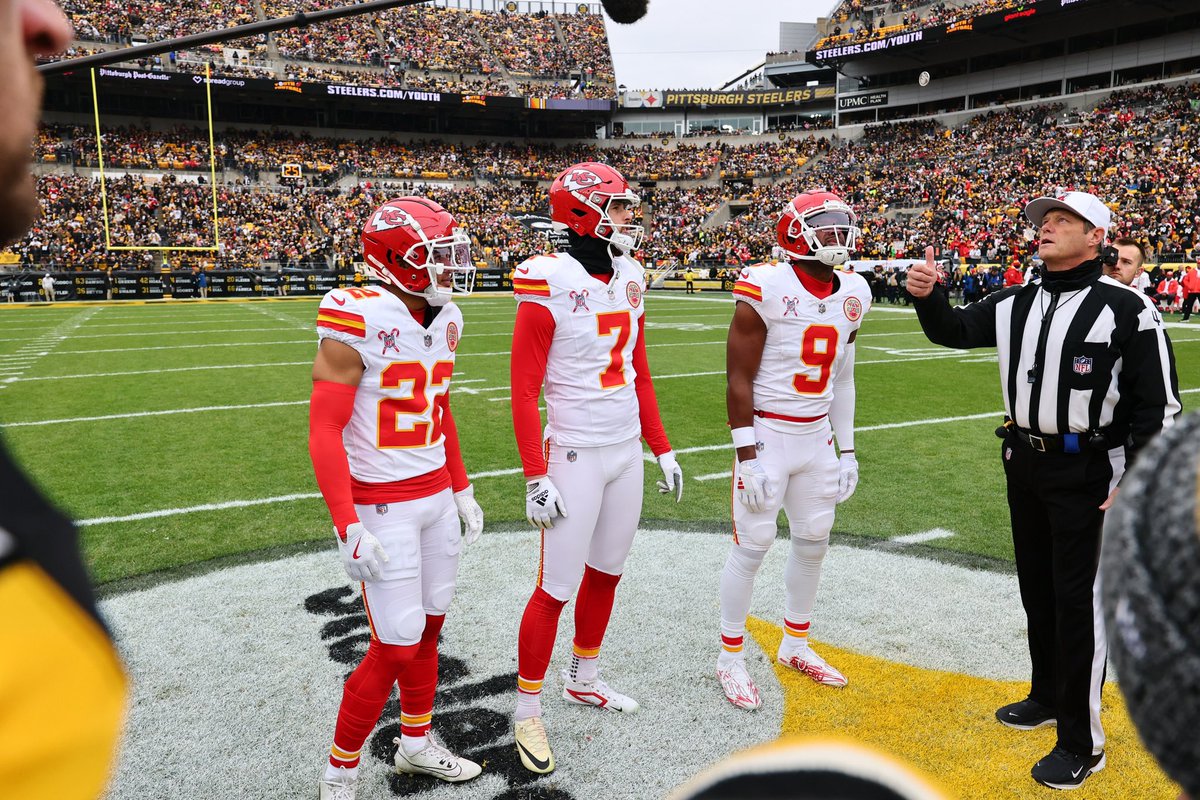 buttkicker7's tweet image. Merry Christmas! ✝️
And behold an angel of the Lord stood by them, and the brightness of God shone round about them; and they feared with a great fear. And the angel said to them: Fear not; for, behold, I bring you good tidings of great joy, that shall be to all the people: For,…