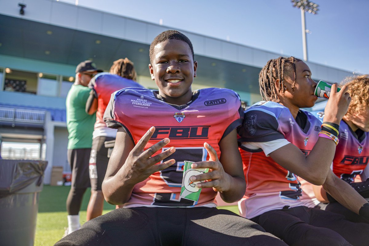 fbu_dfweast's tweet photo. We Running it back in 2025 😤 #NATIONALCHAMPS

#FBUNC #DFWEAST #GETBETTERHERE https://t.co/zVXjJwSyGq