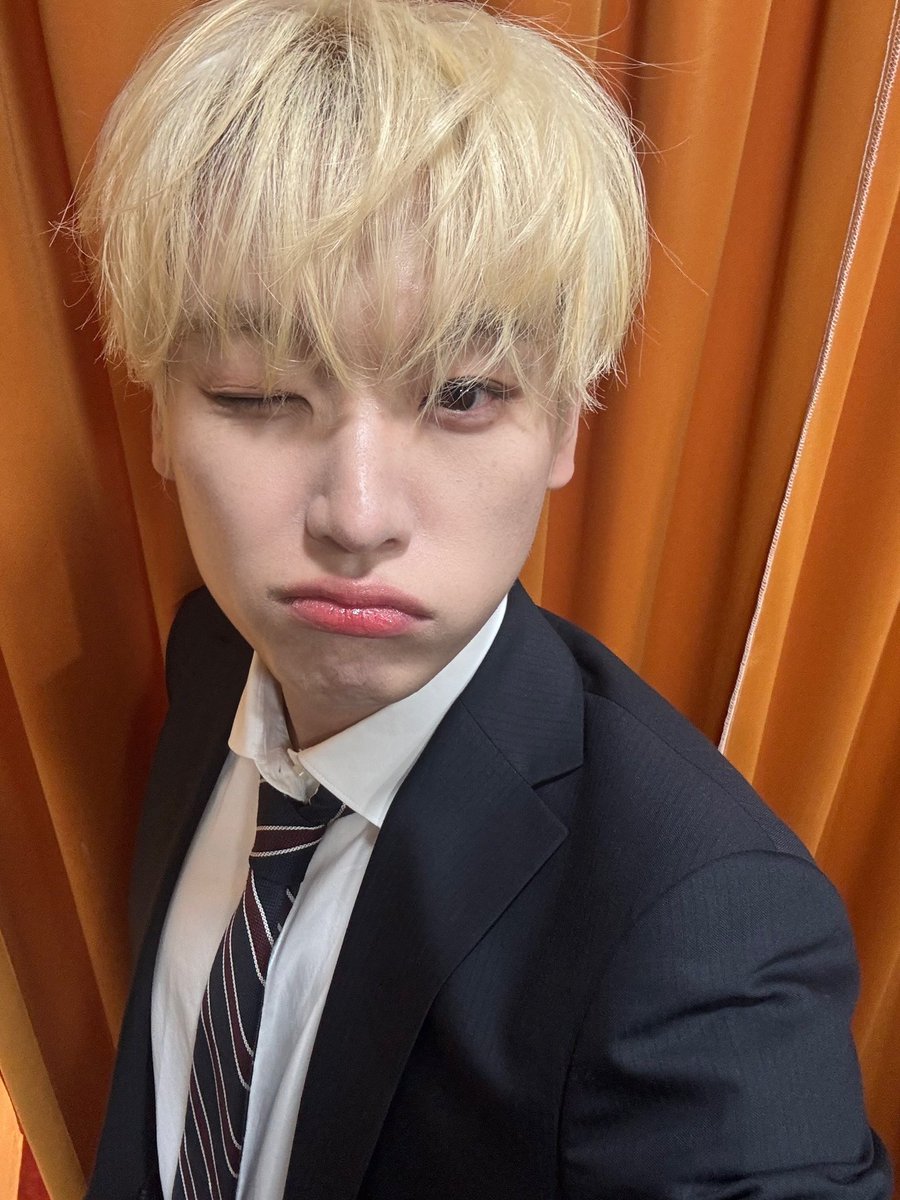 SF9official's tweet photo. 나 보고싶포도 참아
#SF9 #INSEONG https://t.co/48JL8AfUs3