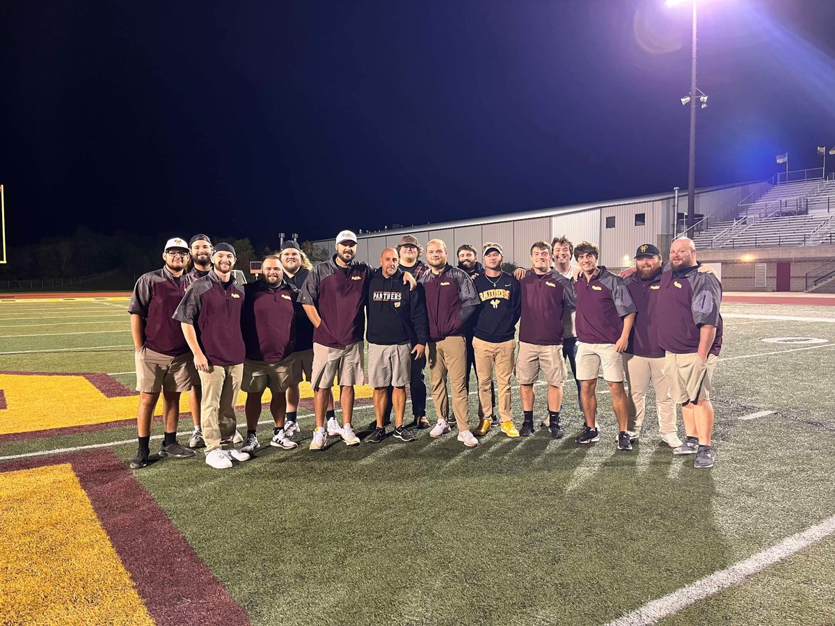 CoachDurley's tweet photo. Merry Christmas to our EP community! My family, coaching staff and I could not be more thankful for this past year. To the people we have met, players we got to coach, and community we all already love, THANK YOU for instantly making this home for all of us! #CreateTheCulture https://t.co/uc3XQsEQPy