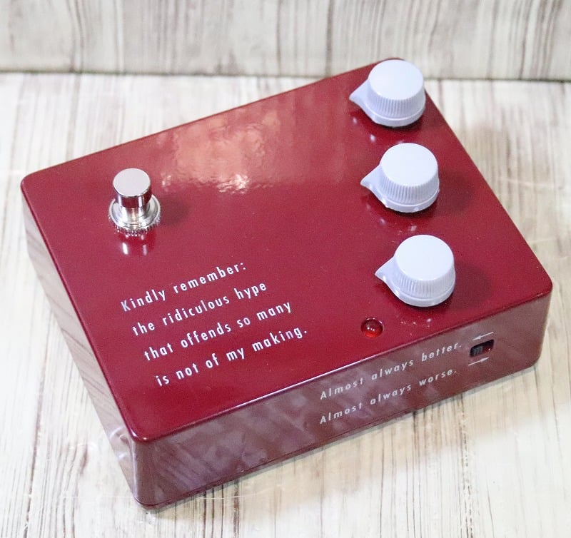 1484ssbs's tweet image. こんにちは!
今日も元気に営業して参ります!
本日ご紹介させて頂くのは
KLON / KTR V2です。
ishibashi.co.jp/ec/product/280…
KLON CENTAURの後継機種のKTRです。サイドのスイッチでトゥルーバイパスとバッファー回路の選択が可能です。使用感少なめのレアな良品ですので是非！

#KLON