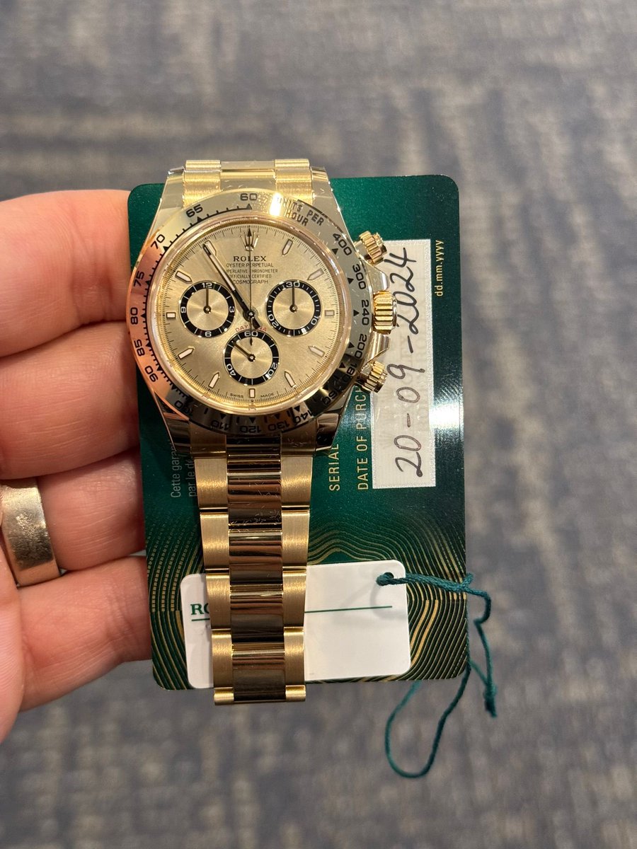 The Luxury Watch Guy tweet media