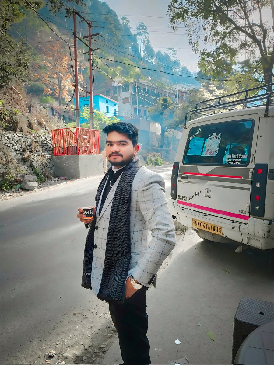 AkhiShastri's tweet photo. ध्यान रखें, मख्खन लगाने वालें हाथों में हमेशा चाकू होता है।
#अक्षय_राष्ट्रवादी https://t.co/hiwxNMwpzc