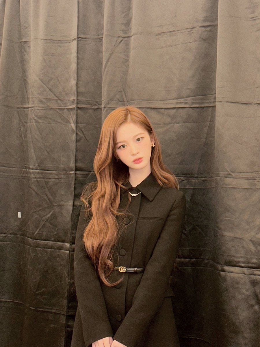 WE_NMIXX's tweet photo. ❄️🩵🖤

#NMIXX #엔믹스
#설윤 #SULLYOON https://t.co/PPKchDwTER