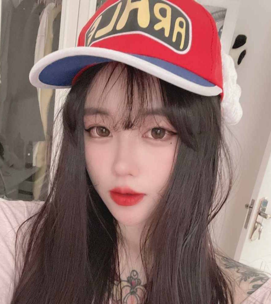 dialysis_1983's tweet photo. 真是喜欢看这些网络女神私下发骚的样子！ https://t.co/jy2nbeXShD