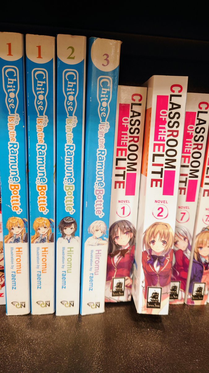 「もちろん地元の本屋さんに行った I guess chiramune 6.5 is」|raemzのイラスト