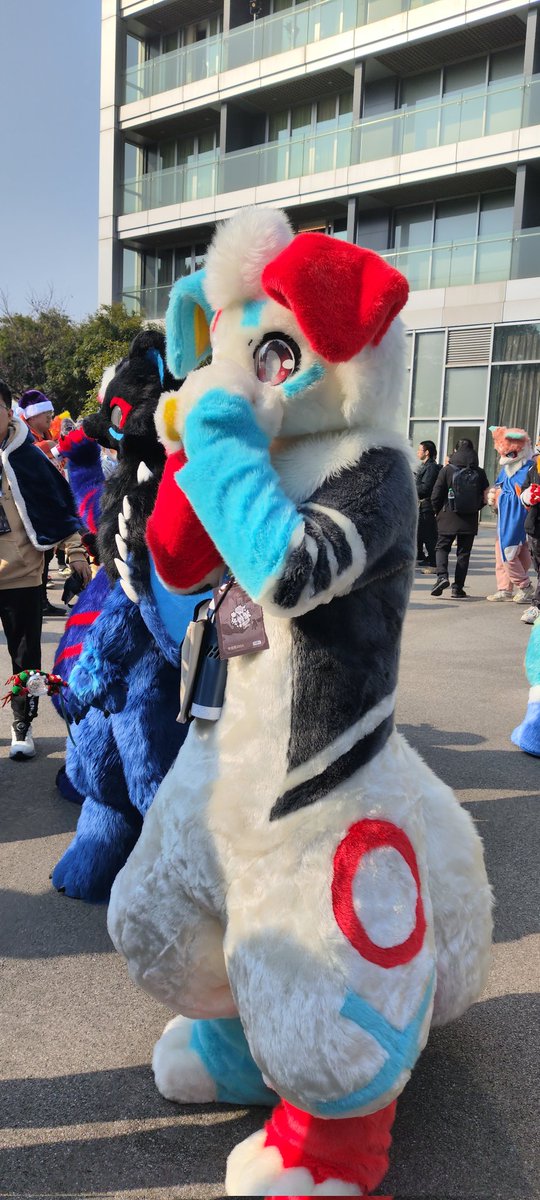 呼喊对边的你
#furry #fursuit #FursuitFriday