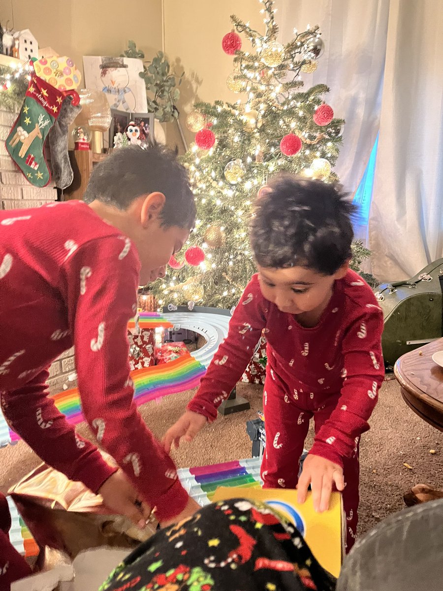 latinahippieb's tweet image. Love making memories with my boys. Christmas 2024 🎄🎄🎅🏽🧑🏽‍🎄🎄🎄