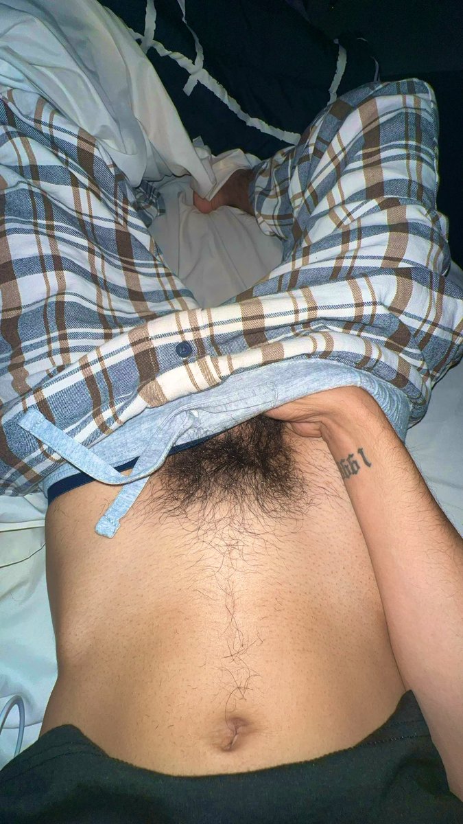 XxxKingjon's tweet photo. i think it’s time to trim or should i keep the bush?  #latino 🇲🇽 #uncut #hung https://t.co/aaPNFGWj0E