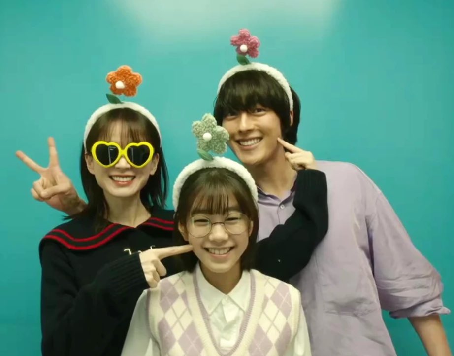 tikahryoshi's tweet photo. Just completed this https://t.co/LTKADAcDqR's good! 10/10 for me. My only complaint 12 eps is too short 🥹🥹#TheAtypicalFamily https://t.co/vYvX3QZ1It