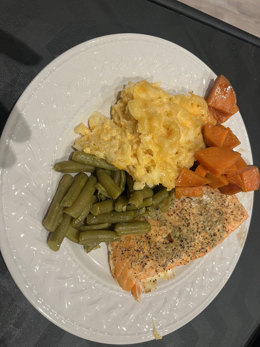 I need my yams touching my Mac n cheese. No debating. #ChristmasDinner