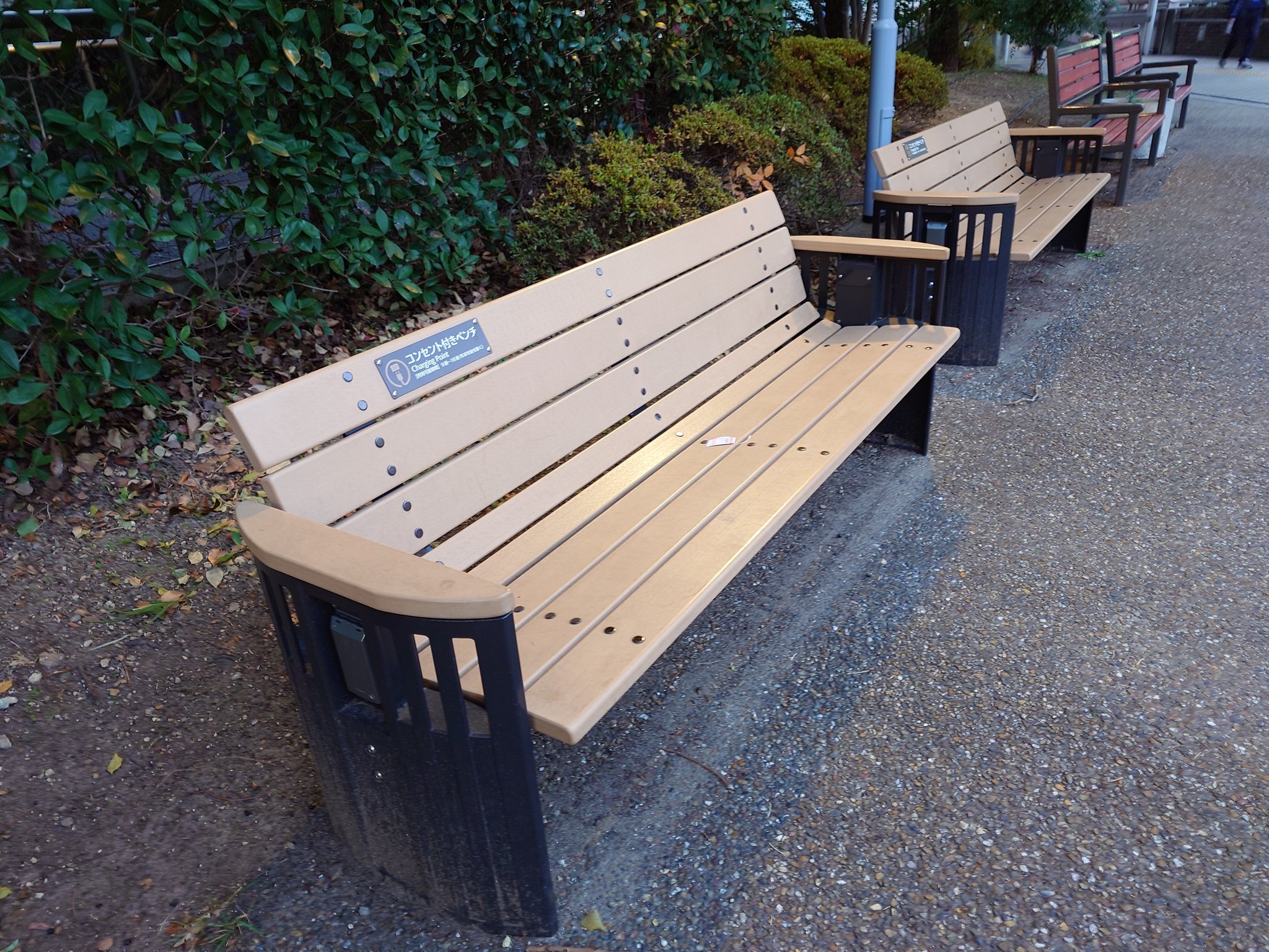 公園のベンチ 81F7IeNYJZL._UF894,1000_QL80_.jpg
