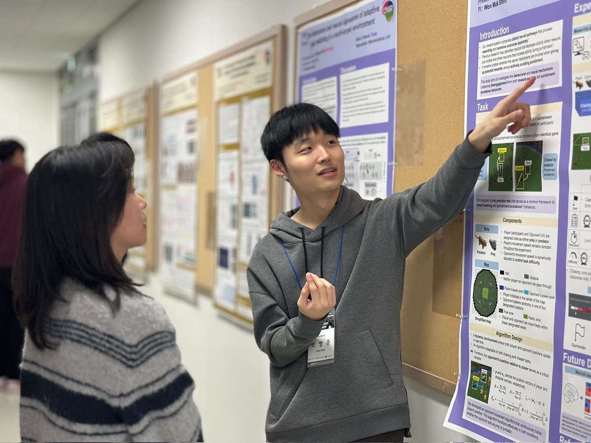 wmshimlab's tweet image. All the PhD students presented their posters at the CNIR workshop. We’ve always taken this event seriously, knowing these posters will hang on the wall for the next year. A special thanks to our lab angel, Royoung, for capturing photos of everyone!
