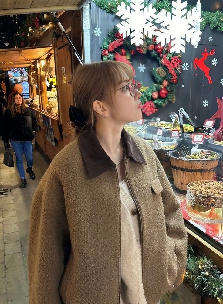 aleeioc's tweet photo. ㅤ  
📸 Jalan-jalan menikmati vibes natal. Merry Christmas semuanya! (telat) 
ㅤ https://t.co/Ci4digfUZt