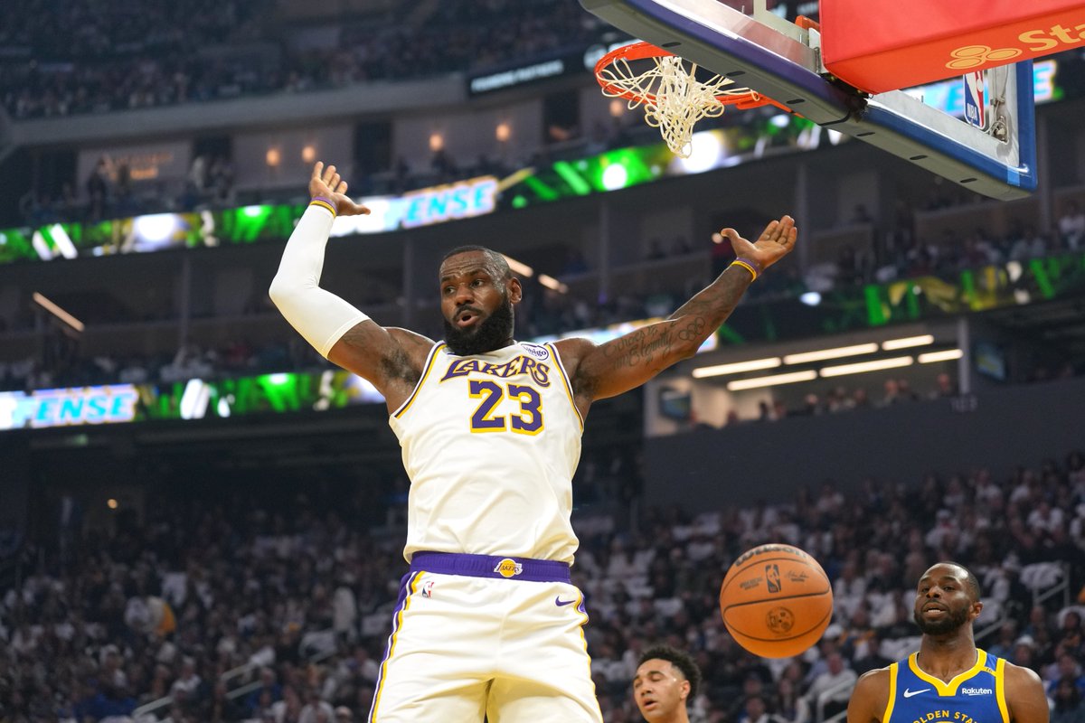 LAKERS (17-13) BEAT THE WARRIORS ON CHRISTMAS DAY 115-113!!!!

LeBron James: 31 PTS, 4 REB, 10 AST, 2 STL
Austin Reaves: 26 PTS, 10 REB, 10 AST
Rui Hachimura: 18 PTS, 4 REB