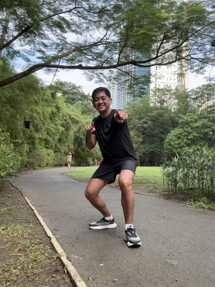 brwinfsc's tweet photo. @clfrnia_maki @clfrnia_maki Trilogy Run Series, COMPLETE! 😅 (December 26)
———
 Leg 3
Part 1 • Greenway  (5.0 kms)
Part 2 • Around the City (6.5 Kms)
———
✅ Sa QC ✅ Sa UP ✅ Sa Kalsada ng BGC https://t.co/Q87iyCCQtD