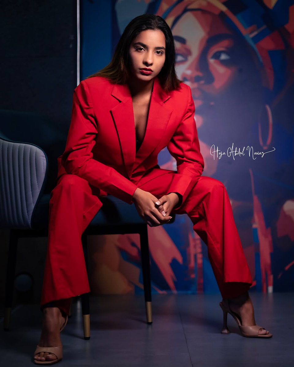 the_aurora_sinclair tweet media