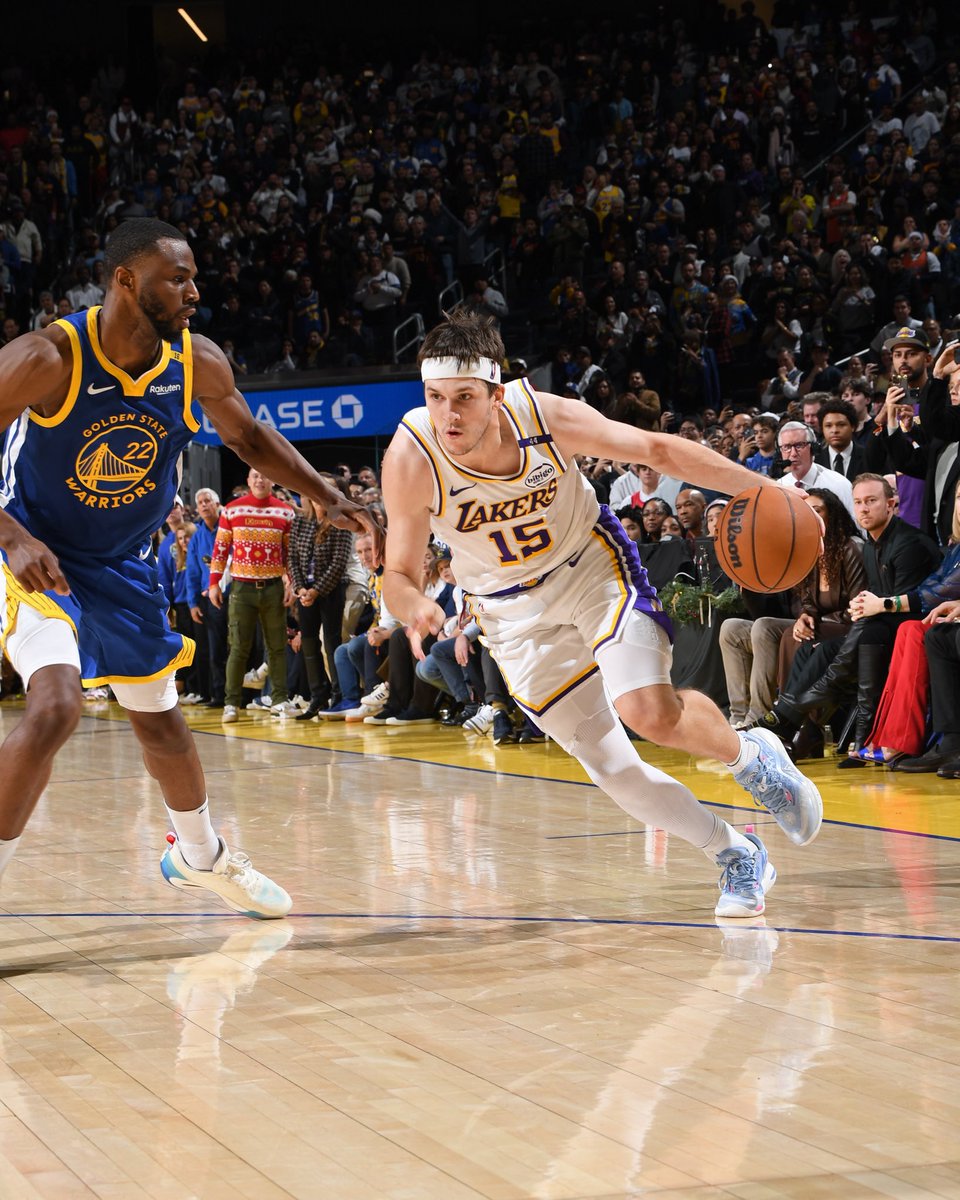Austin Reaves STOLE Christmas in the Bay Area 🎄

26 PTS
10 REB
10 AST

Game-winner 🤯